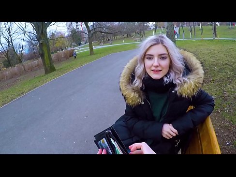 ❤️ Gleypir heitt ásamt ókunnugra fyrir peninga - blástur í garðinum eftir Evu Elfie ️❌ Fallegt klám á is.hochu-sex-tomsk.ru ❌❤